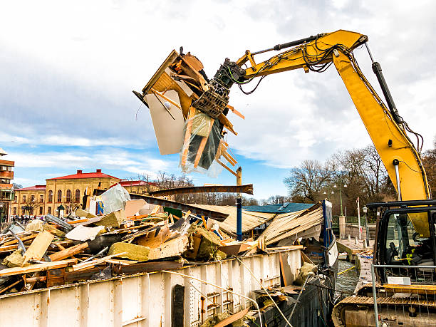 Best Construction Debris Removal  in Winsted, MN